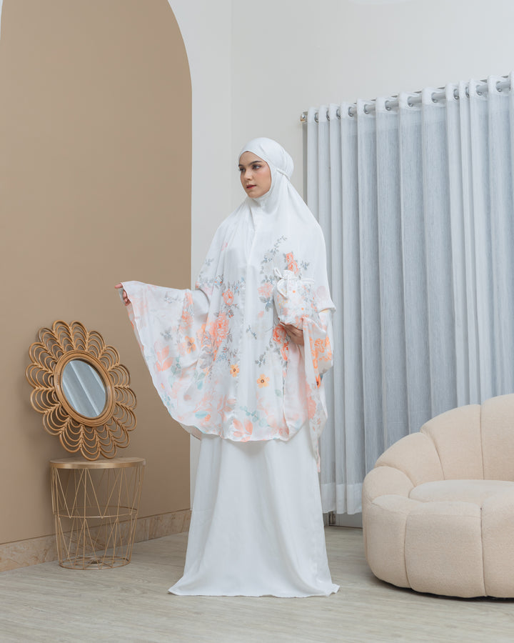 INAYA Prayer Wear Set with Pouch