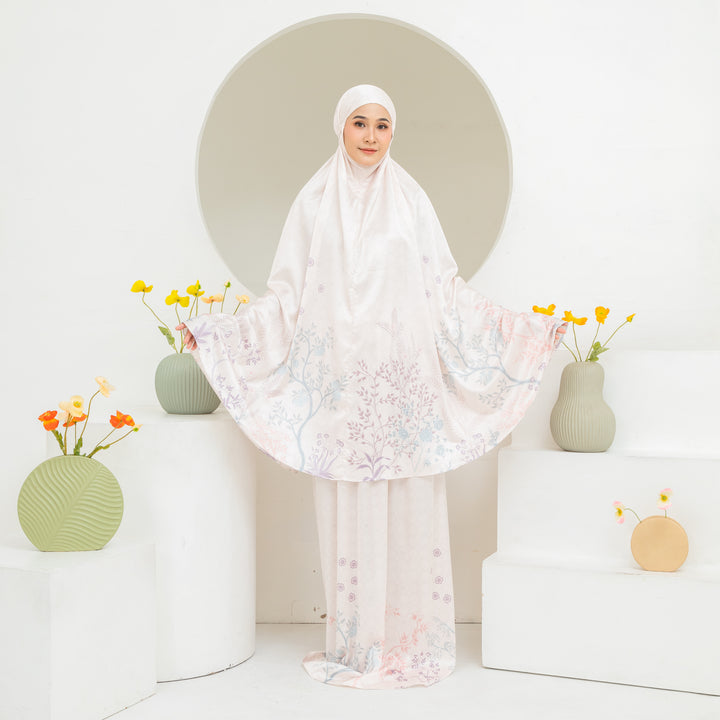 INAYA Prayer Wear Set + Pouch + Mini Padded Prayer Mat