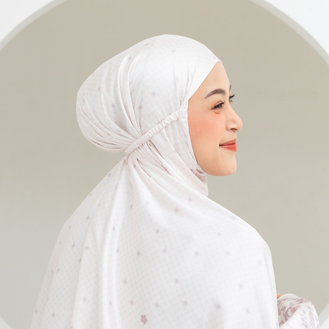 INAYA Prayer Wear Set + Pouch + Mini Padded Prayer Mat
