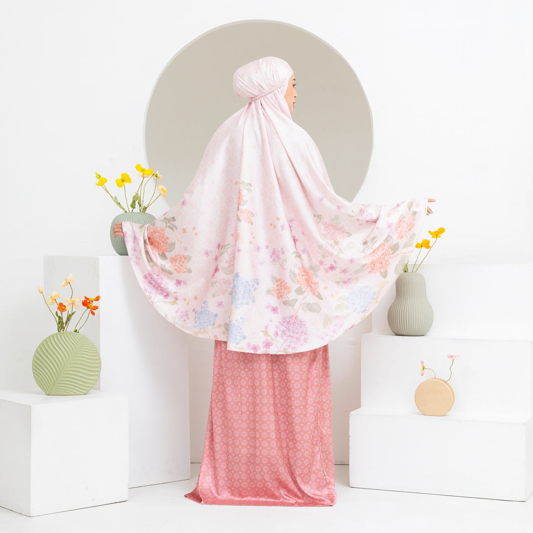 INAYA Prayer Wear Set + Pouch + Mini Padded Prayer Mat