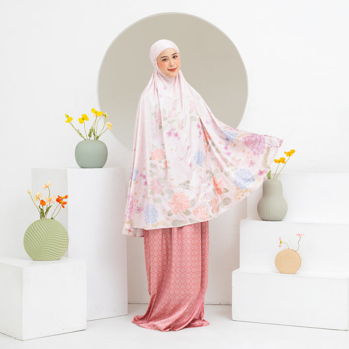 INAYA Prayer Wear Set + Pouch + Mini Padded Prayer Mat