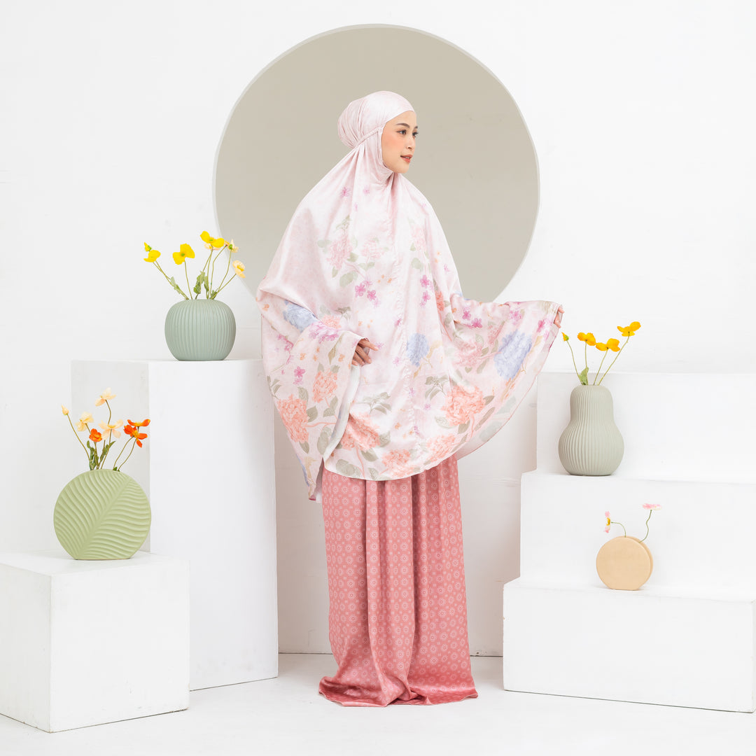 INAYA Prayer Wear Set + Pouch + Mini Padded Prayer Mat