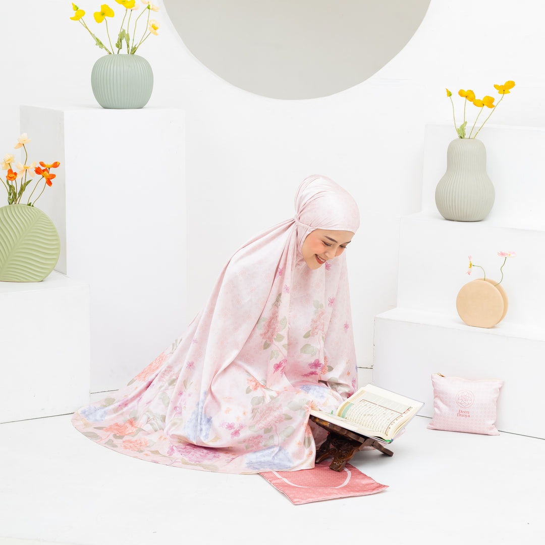 INAYA Prayer Wear Set + Pouch + Mini Padded Prayer Mat