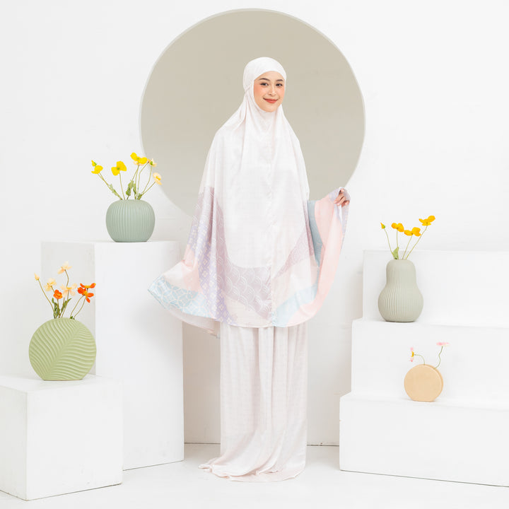 INAYA Prayer Wear Set + Pouch + Mini Padded Prayer Mat