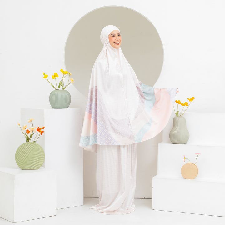 INAYA Prayer Wear Set + Pouch + Mini Padded Prayer Mat