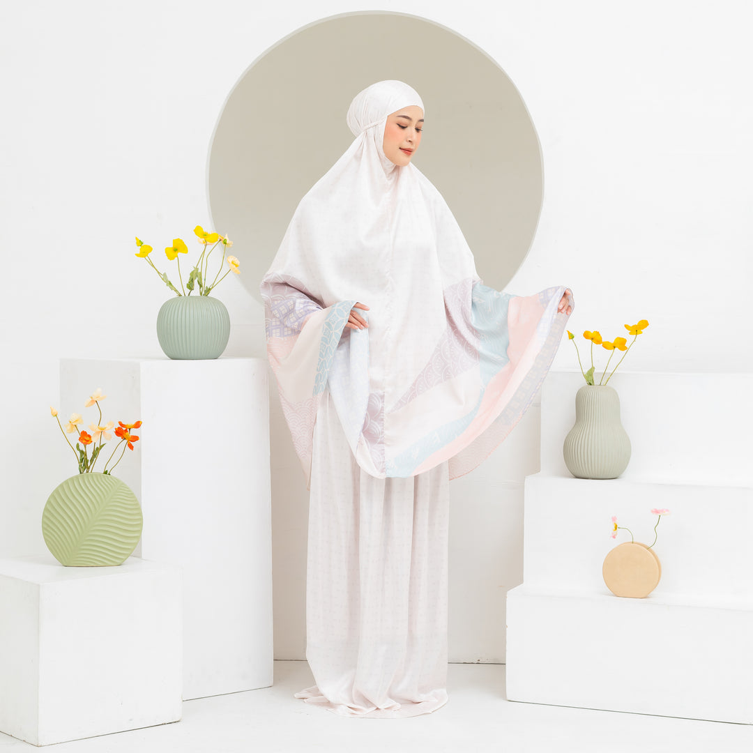 INAYA Prayer Wear Set + Pouch + Mini Padded Prayer Mat