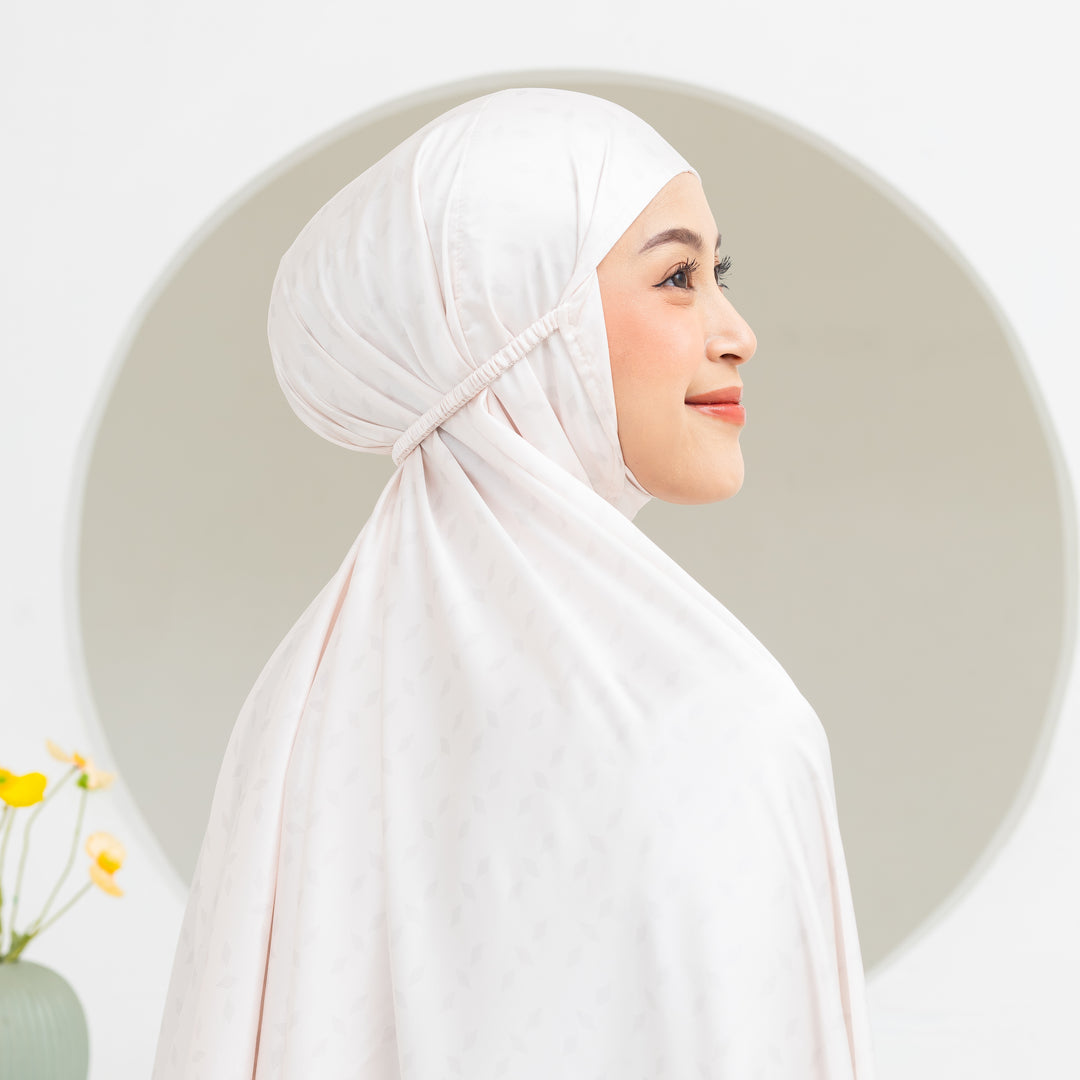 INAYA Prayer Wear Set + Pouch + Mini Padded Prayer Mat