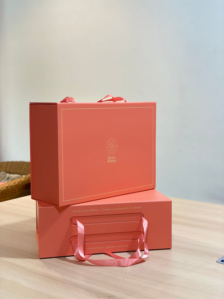 Deen Dunya Signature Gift Box