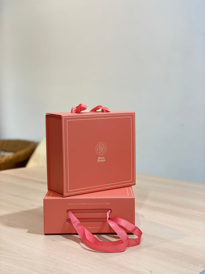 Deen Dunya Signature Gift Box