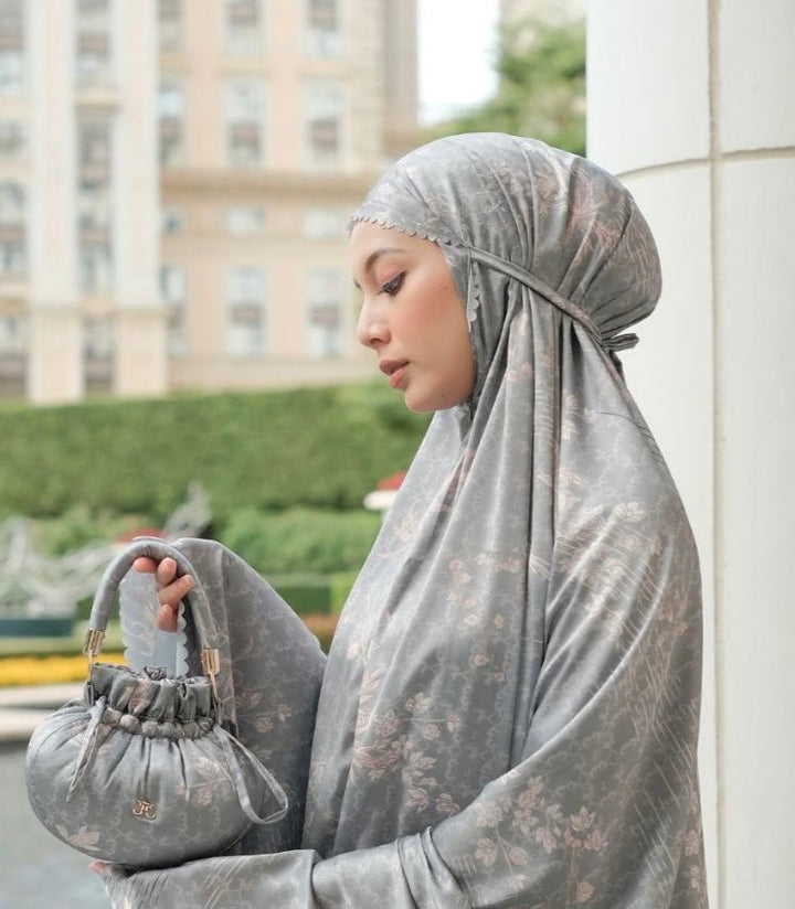 IZARA Prayer Wear + Pouch