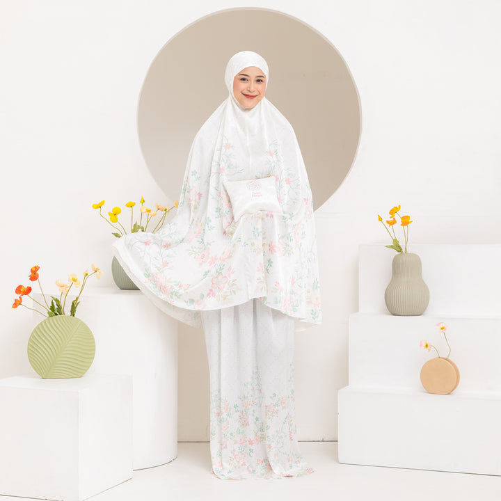 INAYA Prayer Wear Set + Pouch + Mini Padded Prayer Mat