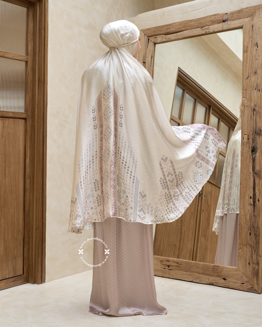 ELIYA Prayer Wear Set with Pouch