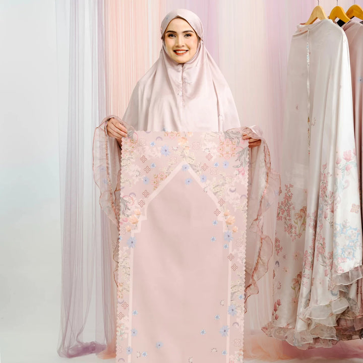 ADELIA Prayer wear + Pouch + Prayer Mat