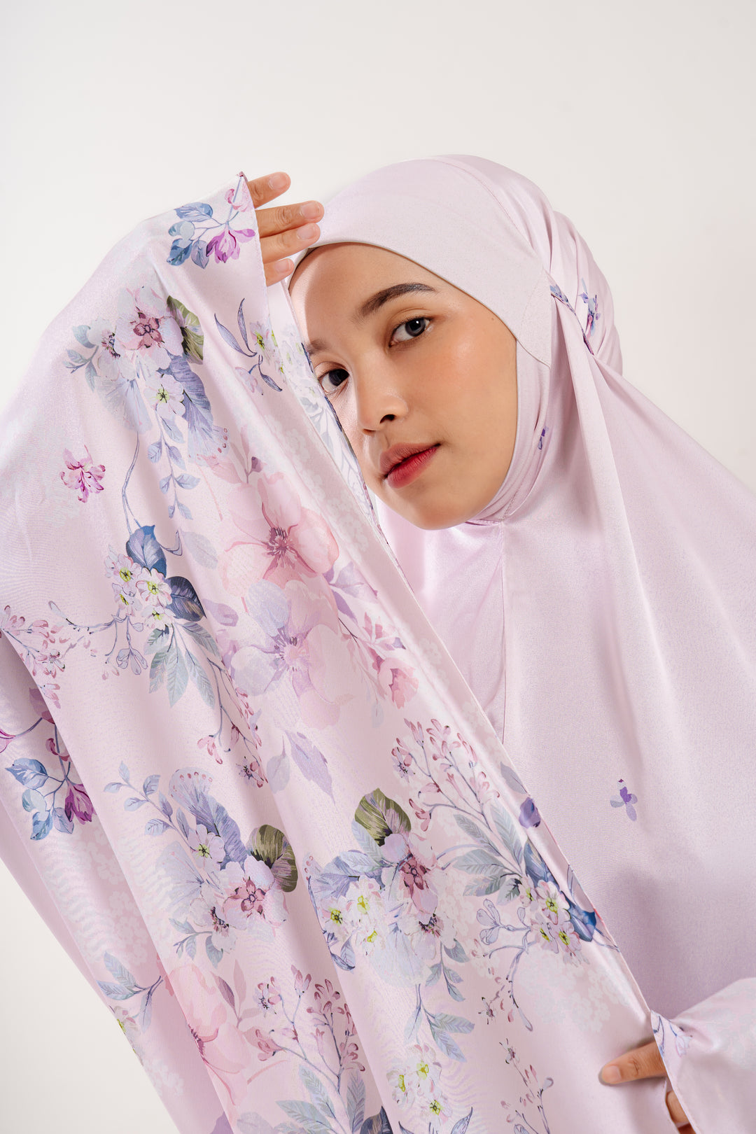 LATEEFA Prayer Wear + Pouch + Prayer Mat