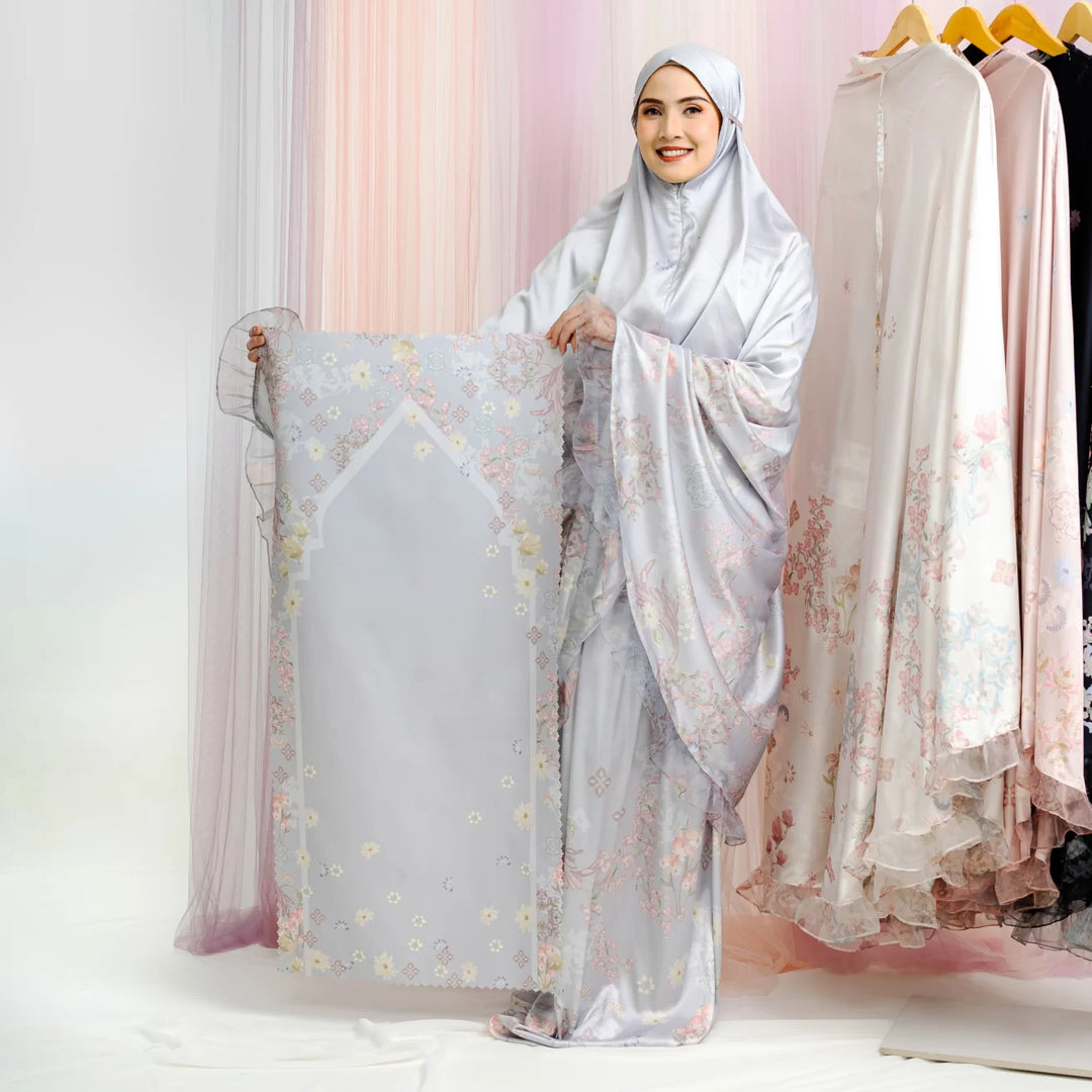 ADELIA Prayer wear + Pouch + Prayer Mat