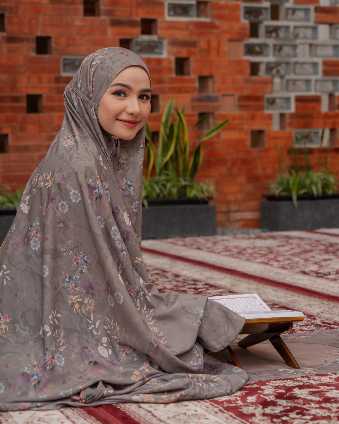 MARBELIA Prayer Wear  + Pouch + Prayer Mat