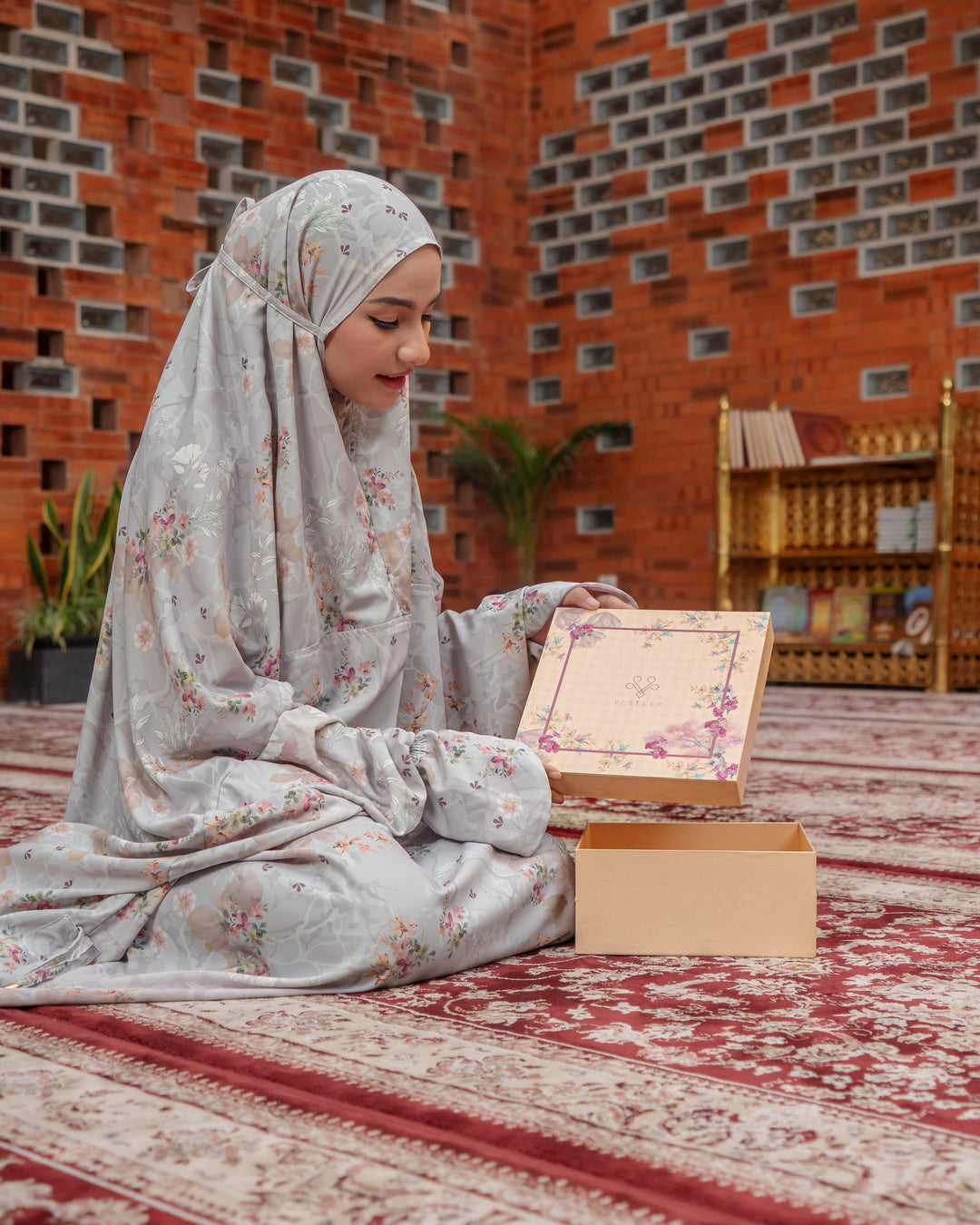 MARBELIA Prayer Wear  + Pouch + Prayer Mat