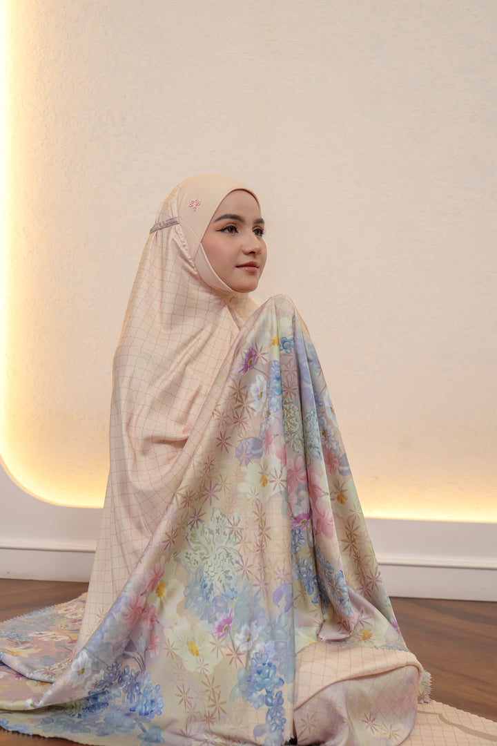 LAQIYA Prayer Wear + Pouch + Prayer Mat