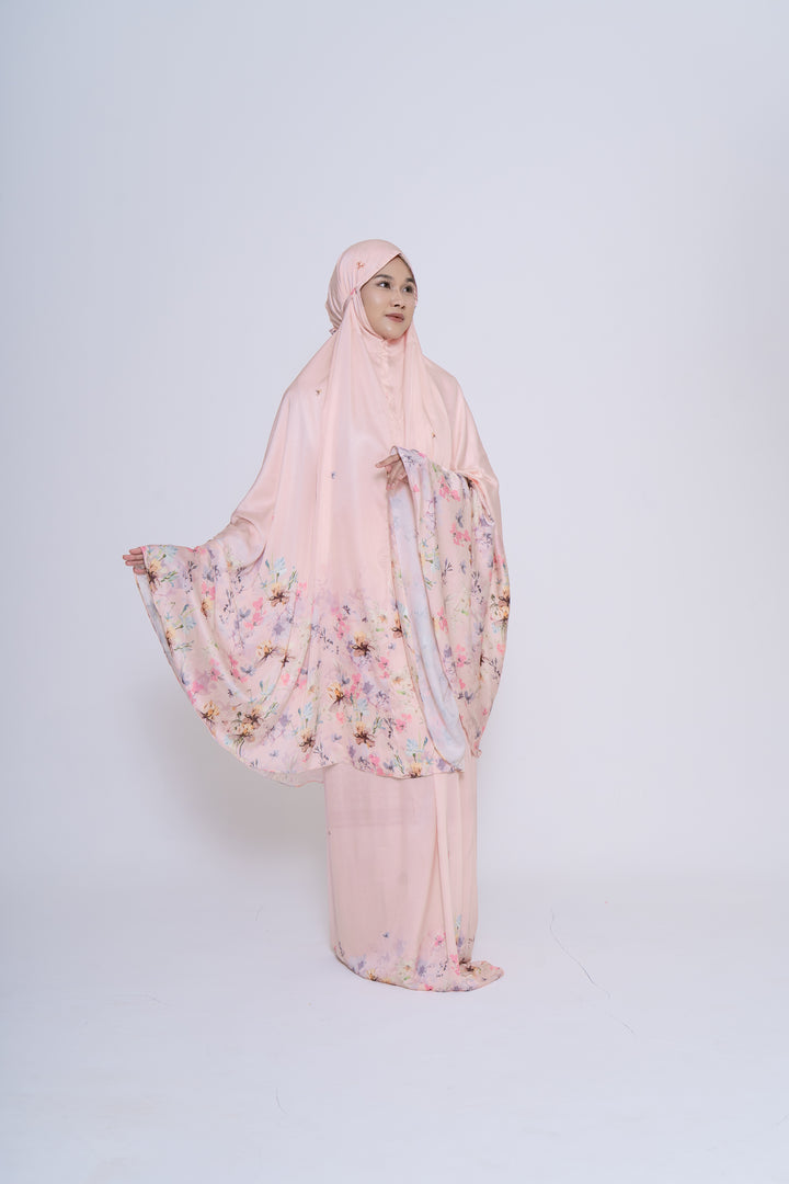 NADEEFA Prayer Wear + Pouch + Prayer Mat