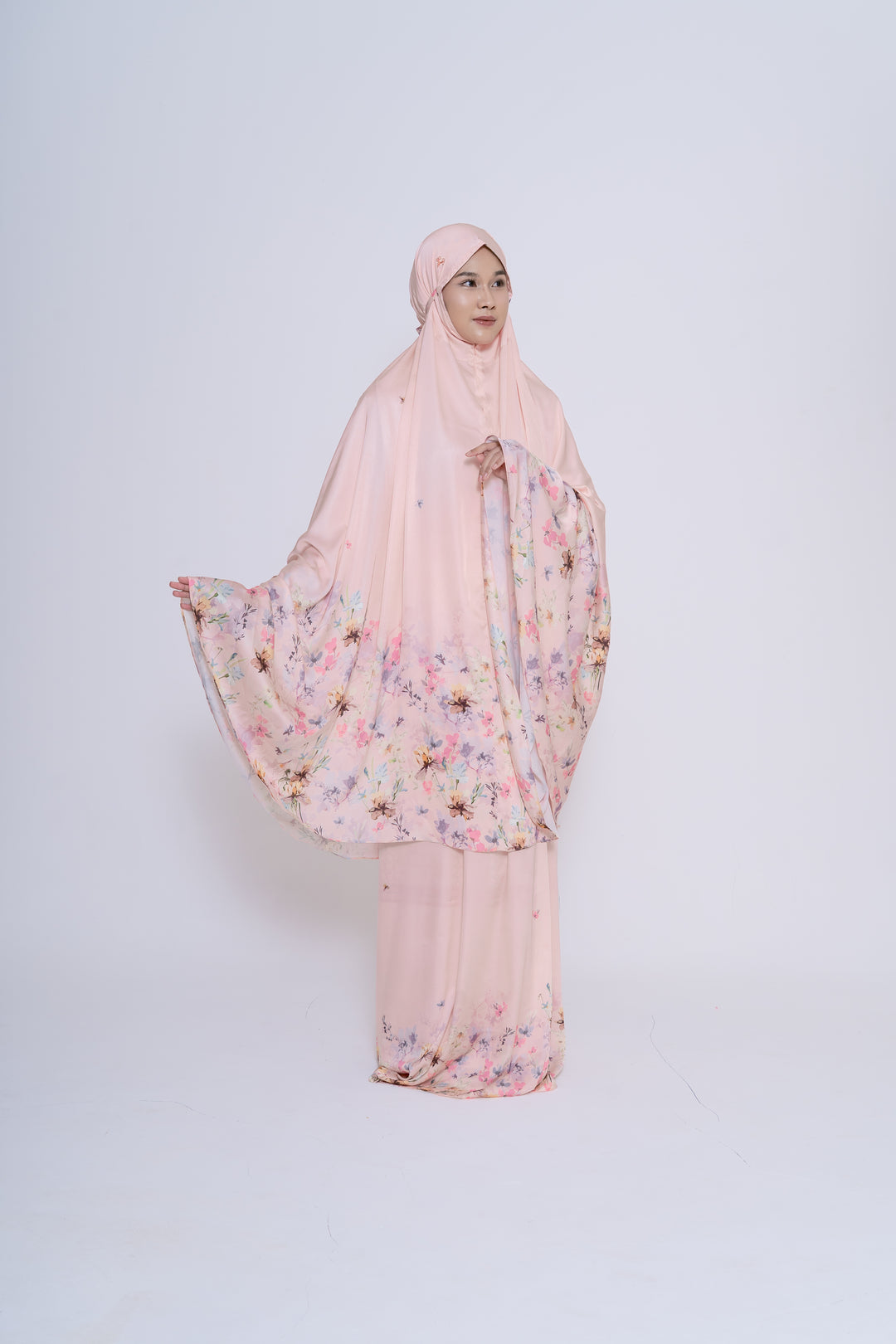 NADEEFA Prayer Wear + Pouch + Prayer Mat
