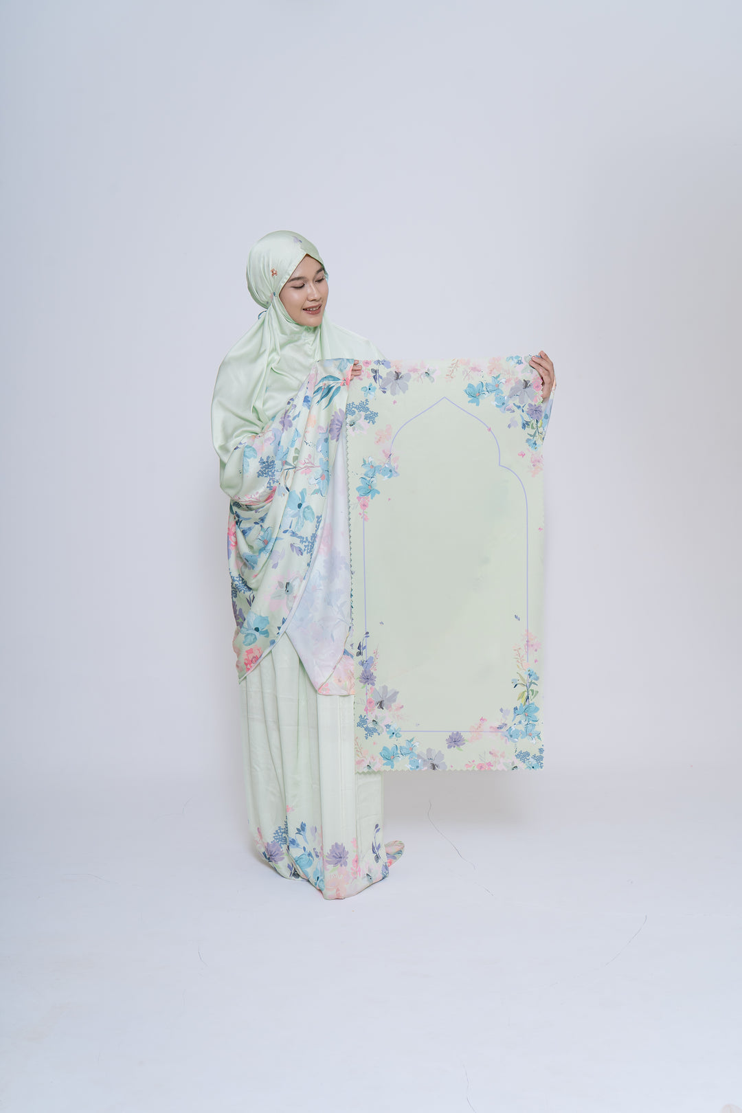 NADEEFA Prayer Wear + Pouch + Prayer Mat