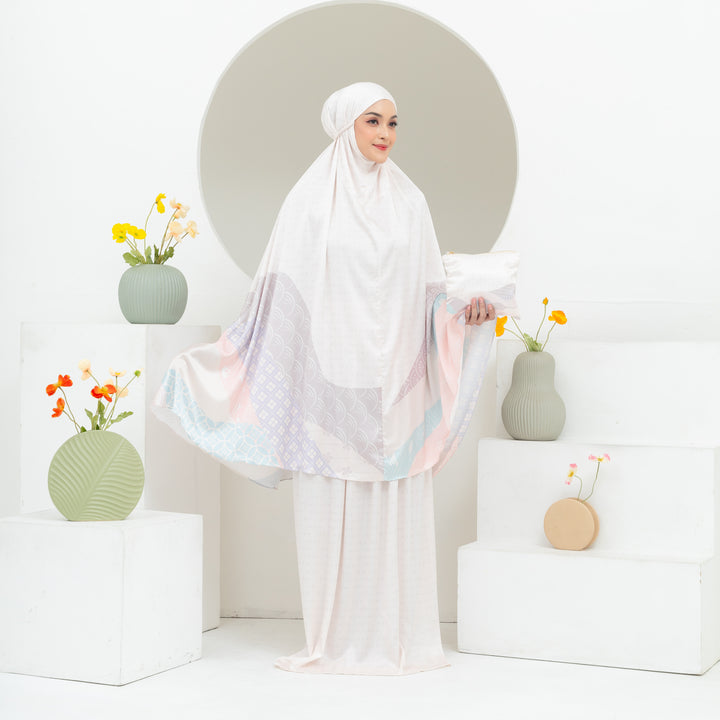 INAYA Prayer Wear Set + Pouch + Mini Padded Prayer Mat