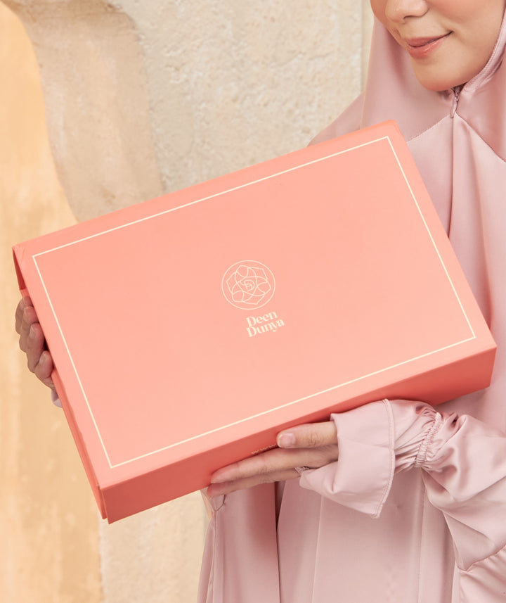 Deen Dunya Signature Gift Box