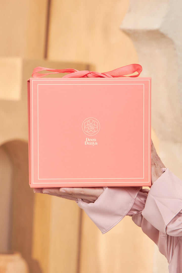 Deen Dunya Signature Gift Box