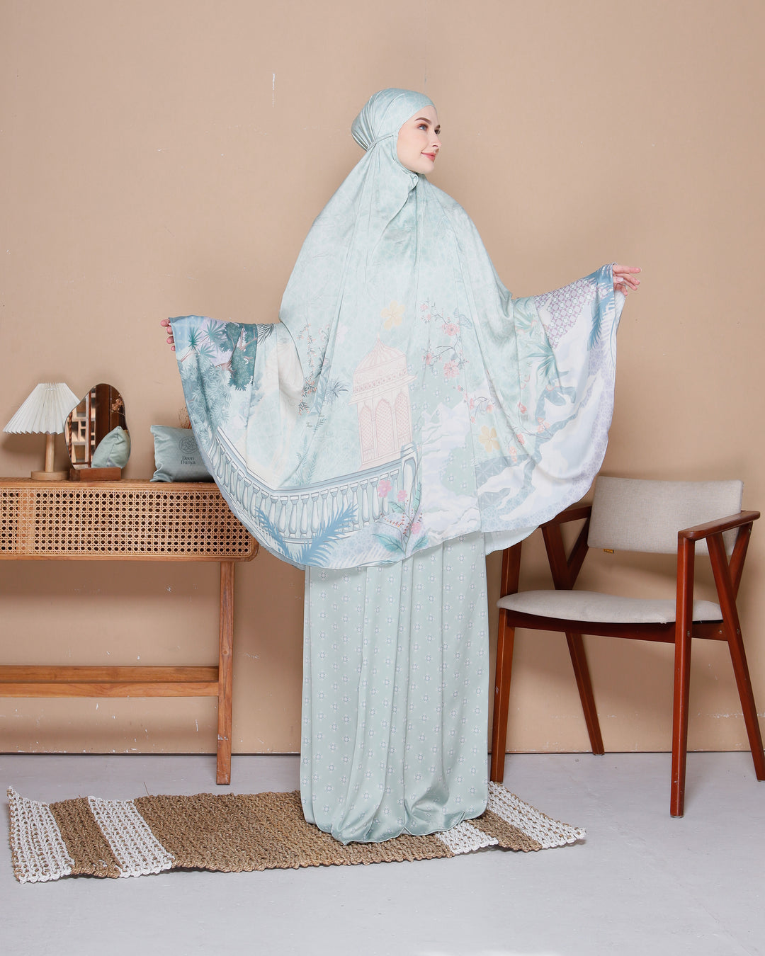 INAYA Prayer Wear Set + Pouch + Mini Padded Prayer Mat (DISPLAY)