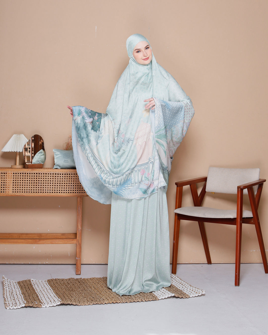 INAYA Prayer Wear Set with Pouch