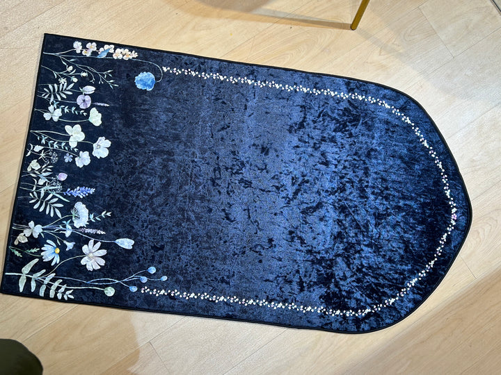 LIYA Floral Velvet Prayer Mat