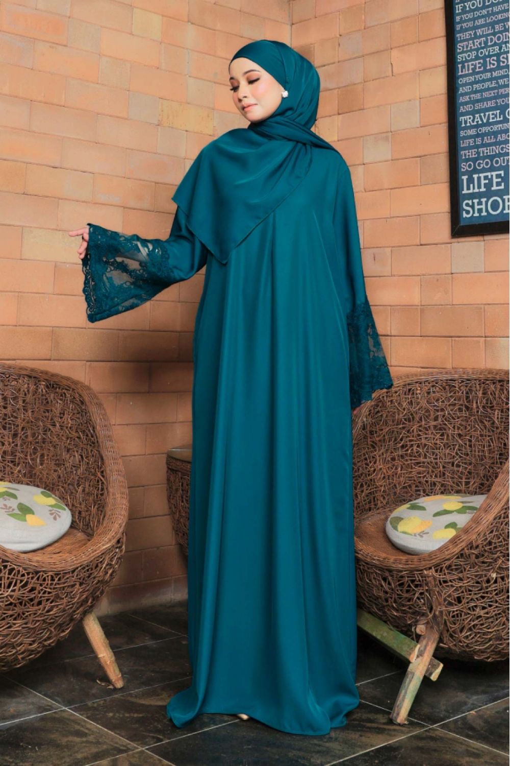 AMORA Premium Lace Abaya