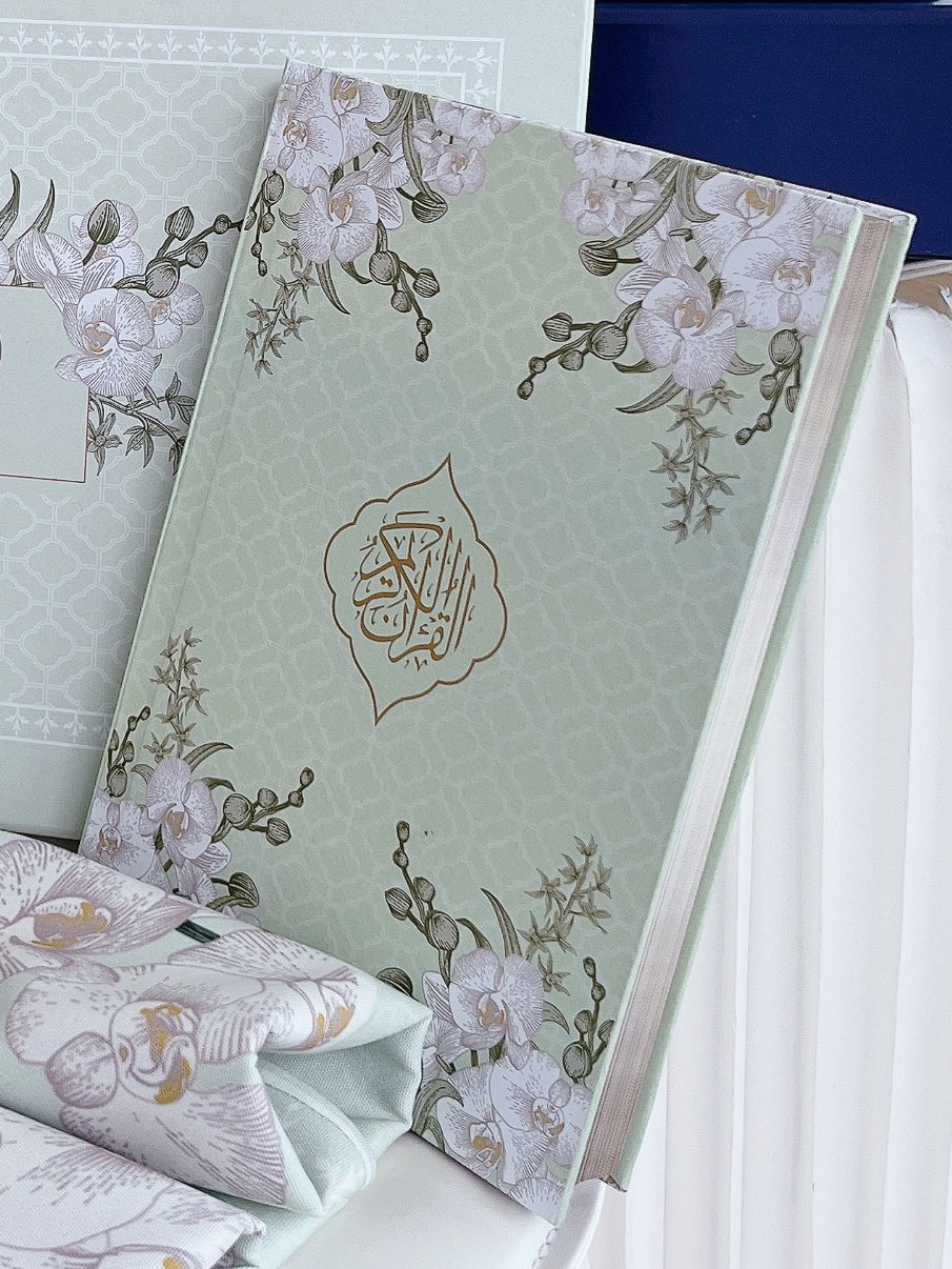 Lux Quran with Rumi and Malay Translation (DEFECT)