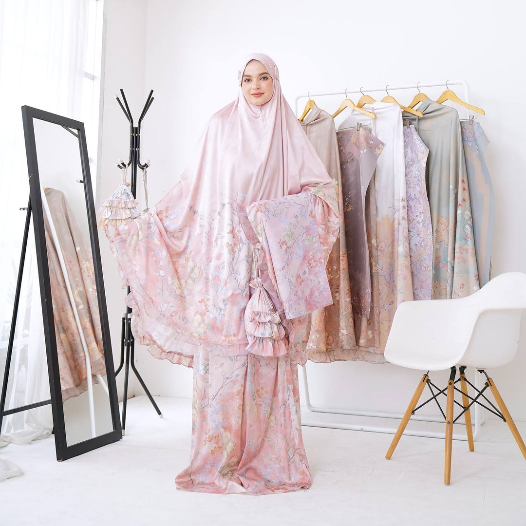 HAWWA Prayer Wear + Pouch + Prayer Mat (DISPLAY)