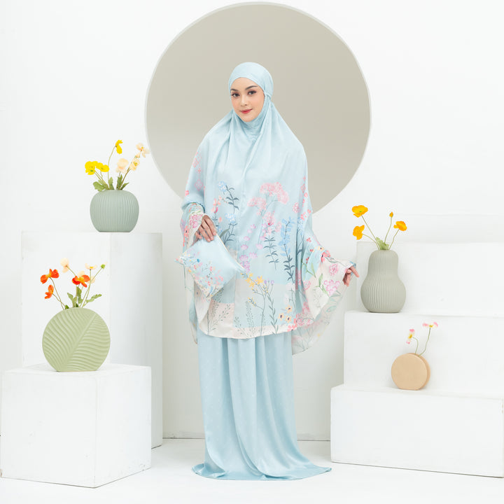 INAYA Prayer Wear Set + Pouch + Mini Padded Prayer Mat