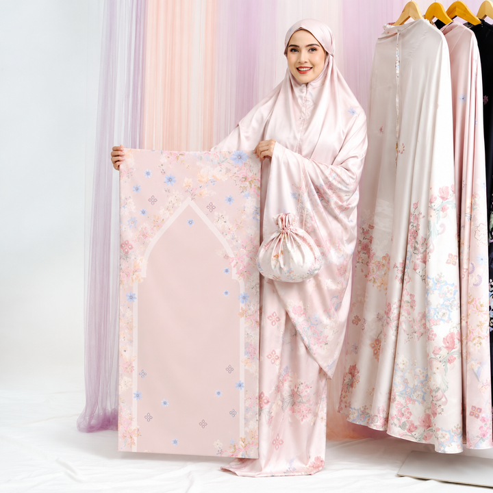 ADELIA Prayer wear + Pouch + Prayer Mat