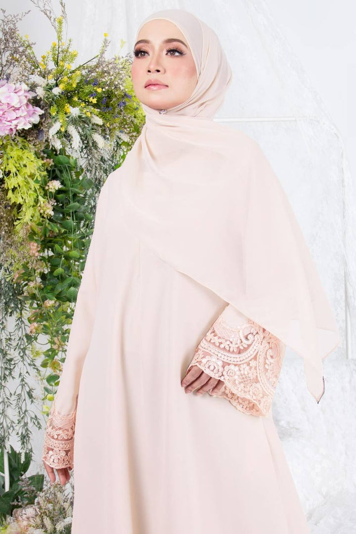 Premium Lace Abaya
