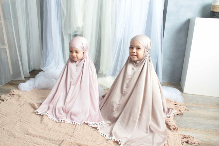 ELIZA Kid's Prayer Wear with Pompoms